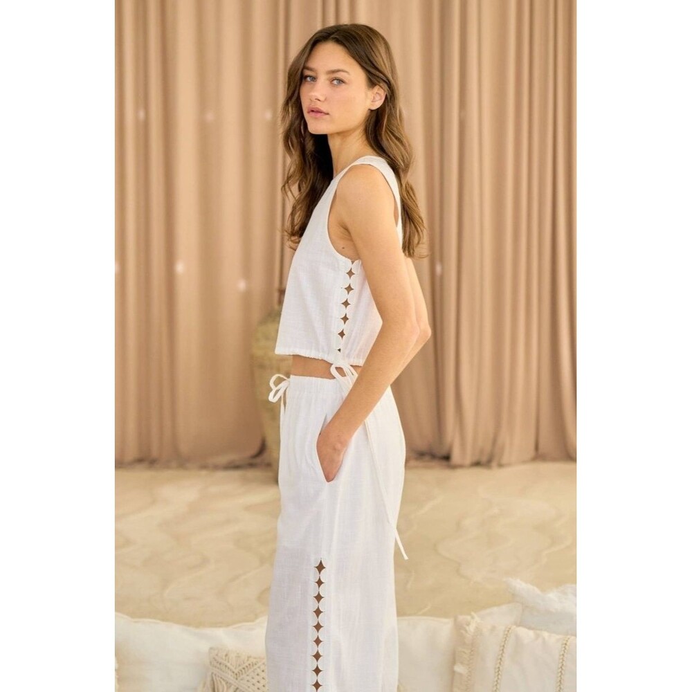 Diamond Cut Linen Crop Top